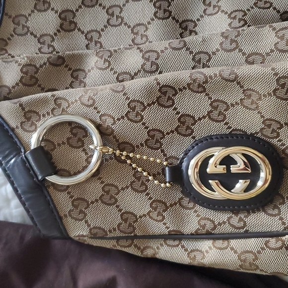 Gucci LG Sukey Bag, with Dust Cover in Original GG Canvas - Picture 5 of 9